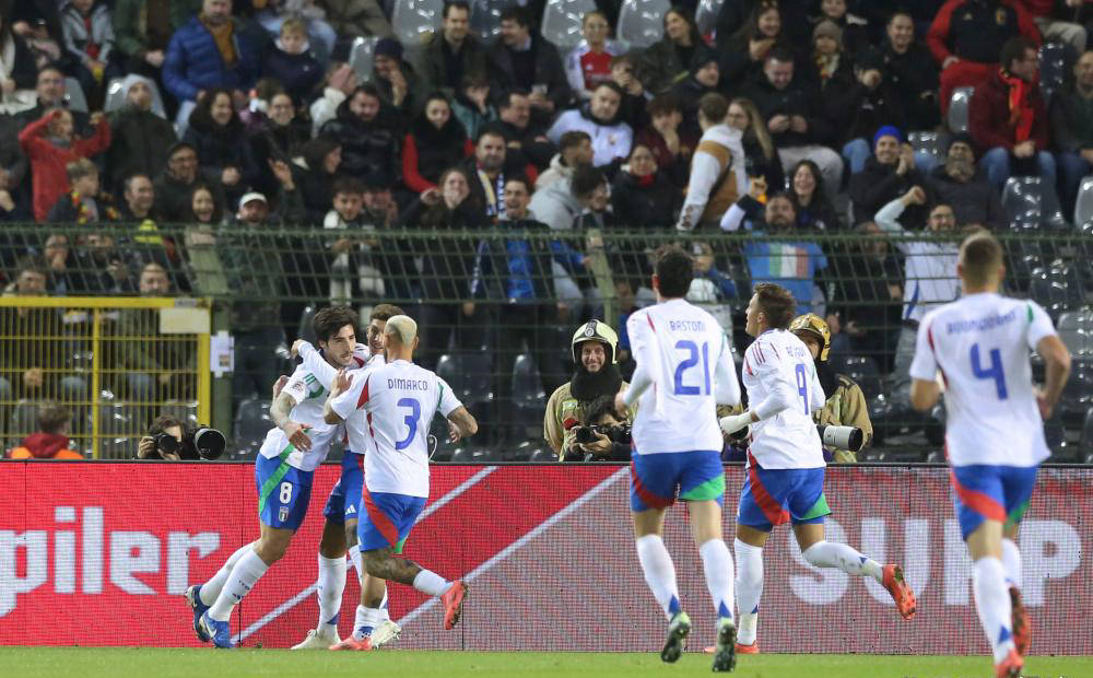 欧国联赛门将表现抢眼，上演逆天扑救引发欢呼的简单介绍