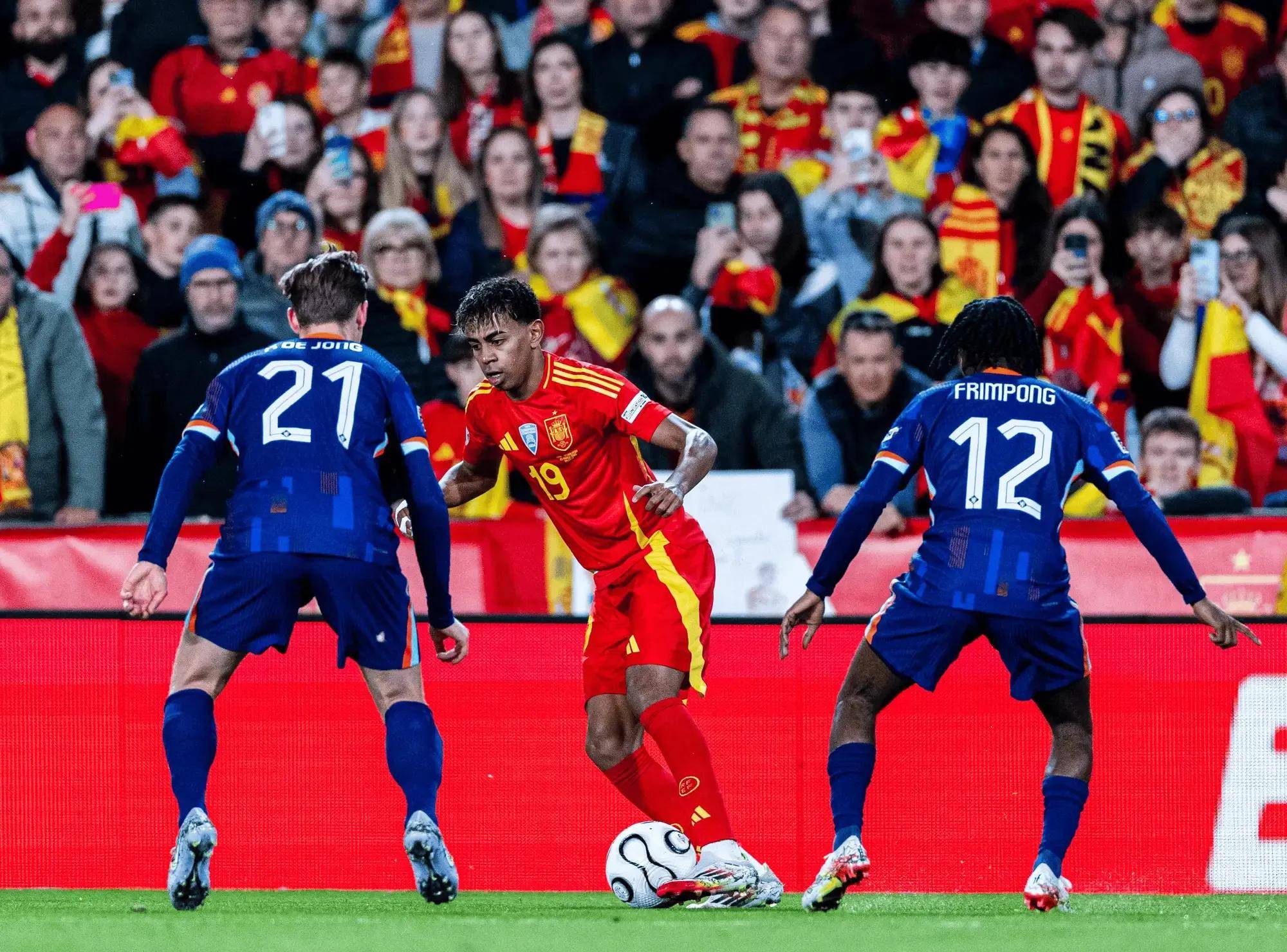 意大利与德国将在球场上对决