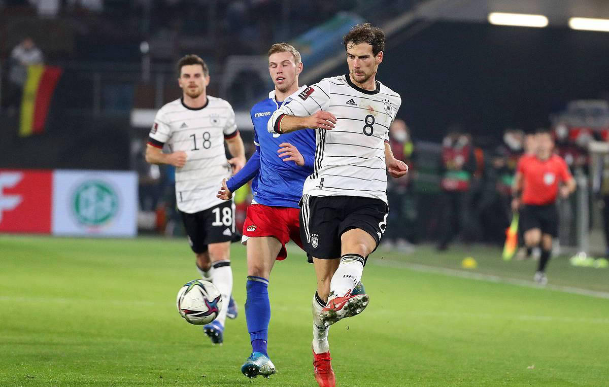 世俱杯改制-德国队险胜晋级，打破对手防线