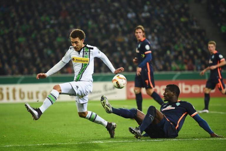 不来梅联赛战术遭击败，降级形势严峻