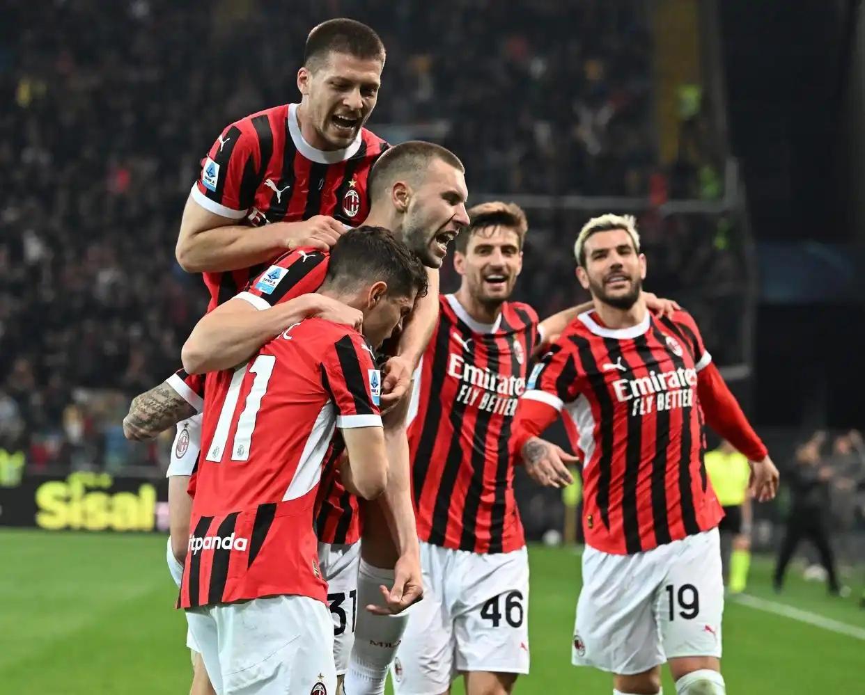 世俱杯冠军-乌迪内斯主场告捷保级形势有所改善