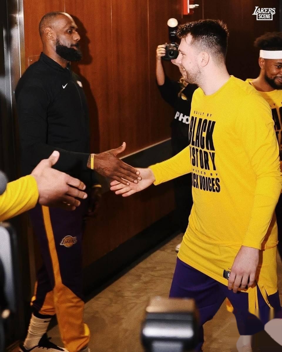 关于佛蒙特门将荣膺最佳球员，展现出色表现的信息