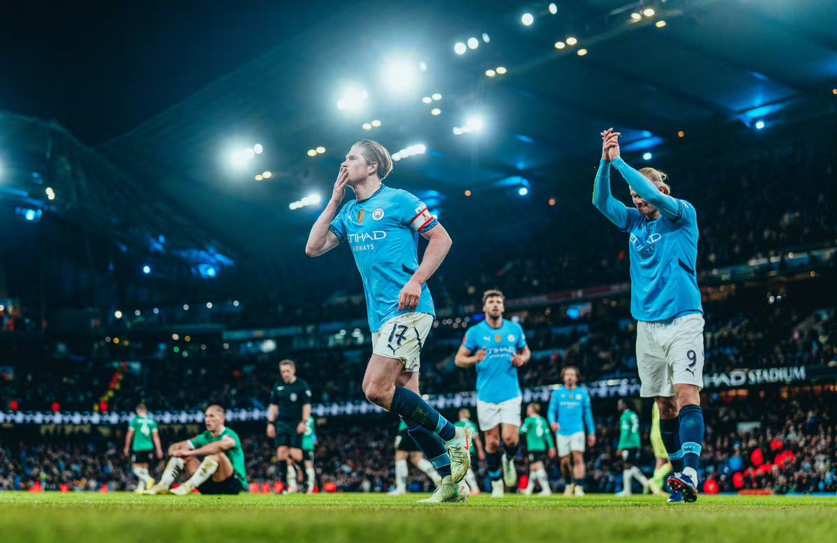 曼城中场疑似伤退，球队面临重大考验的简单介绍