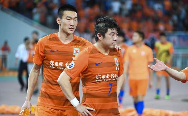 世俱杯冠军-关于鲁能主场失利于恒大，排名下滑的信息