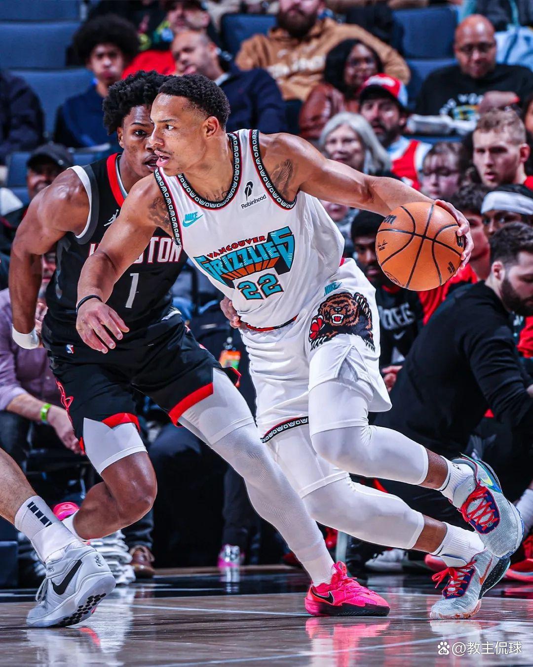 步行者险胜灰熊，开拓者惨遭溃败