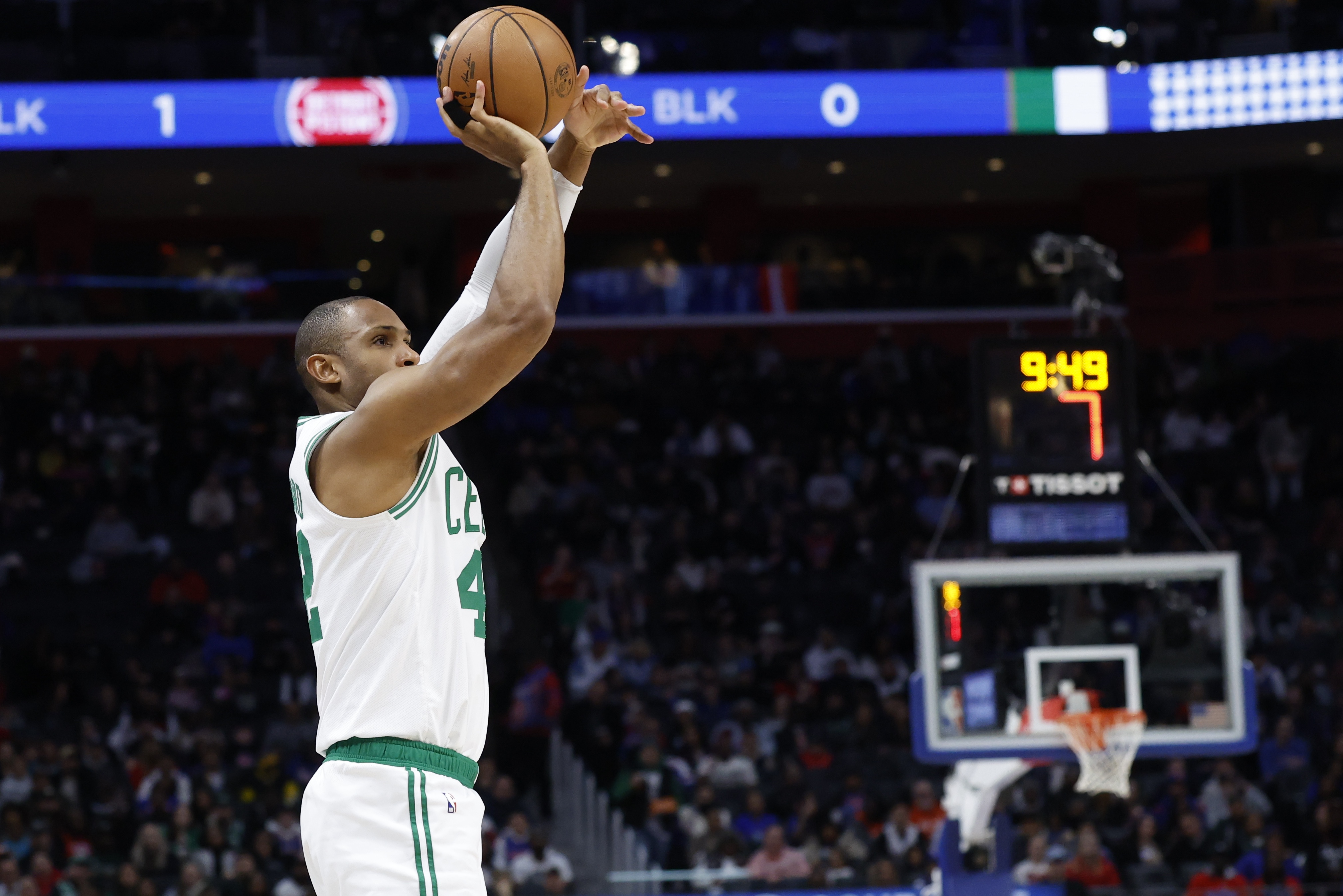 世俱杯奖金-勇士在自由市场上签下巴恩斯