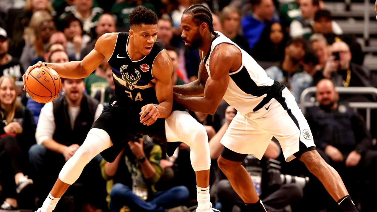 雄鹿主场击败快船，字母哥砍下三双领军取胜