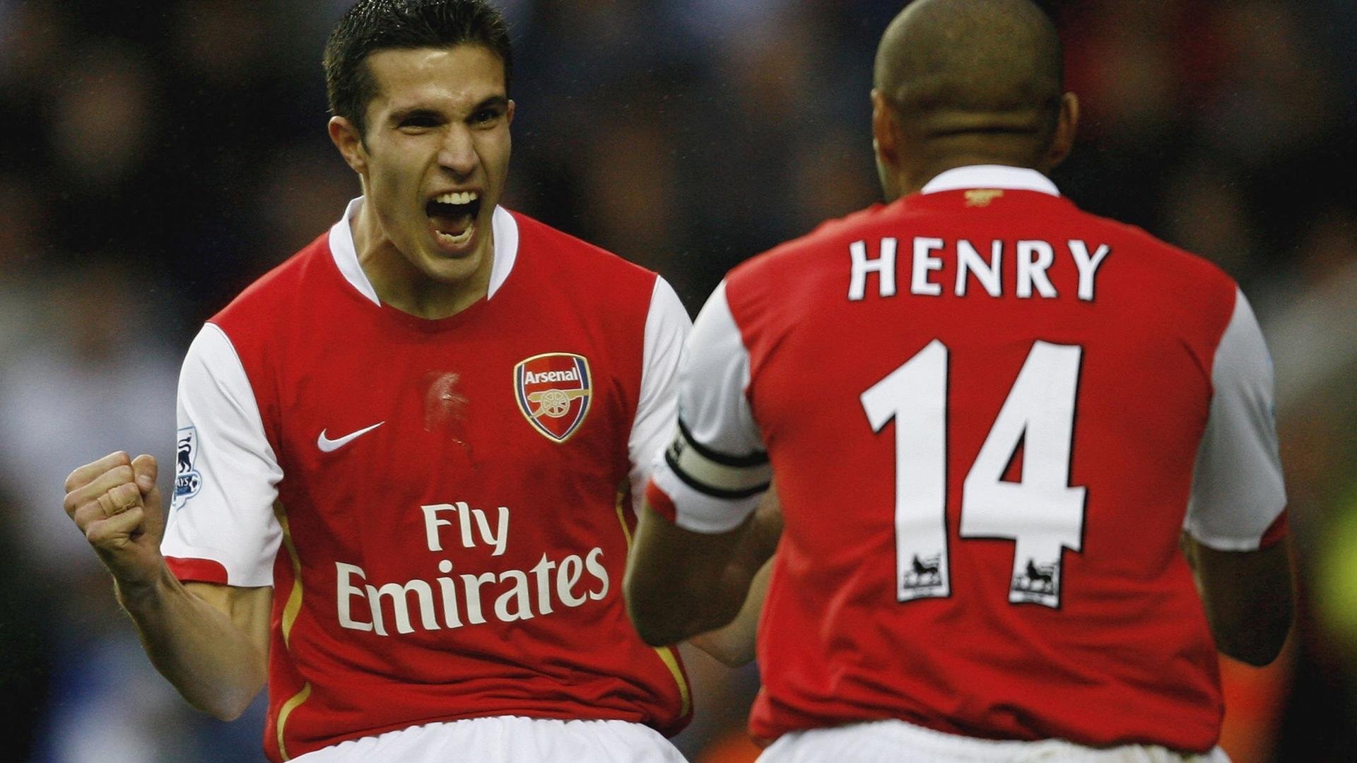 世俱杯奖金-雕塑家卡马文加，在尼日利亚的生死场，他凿出了胜利的骨架